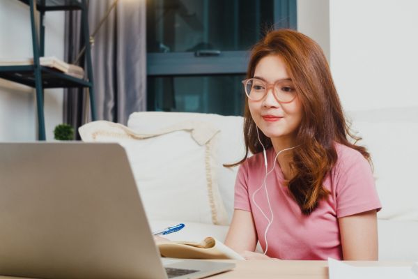 Lý do học Ngôn ngữ Anh từ xa Intracom – Vì sao nên chọn?