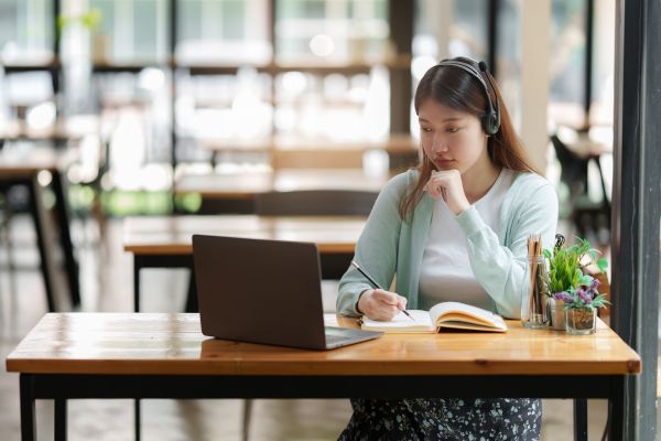 Đăng ký đại học từ xa ngành Luật 2026: Điều kiện, hồ sơ, cách đăng ký